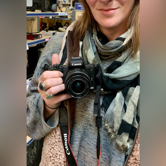 CANON EOS M 50 DIGITAL CAMERA 15-45 mm lenses Iconic high quality - Picture 3 of 15